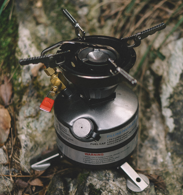 Champ poêle à pétrole Camping intégré feu féroce poêle à essence poêle à huile équipe d'alpinisme cuisinière extérieure ustensiles de cuisine